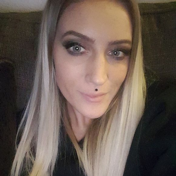 Meet your Posher, Ashlyn - Picture 3 of 3